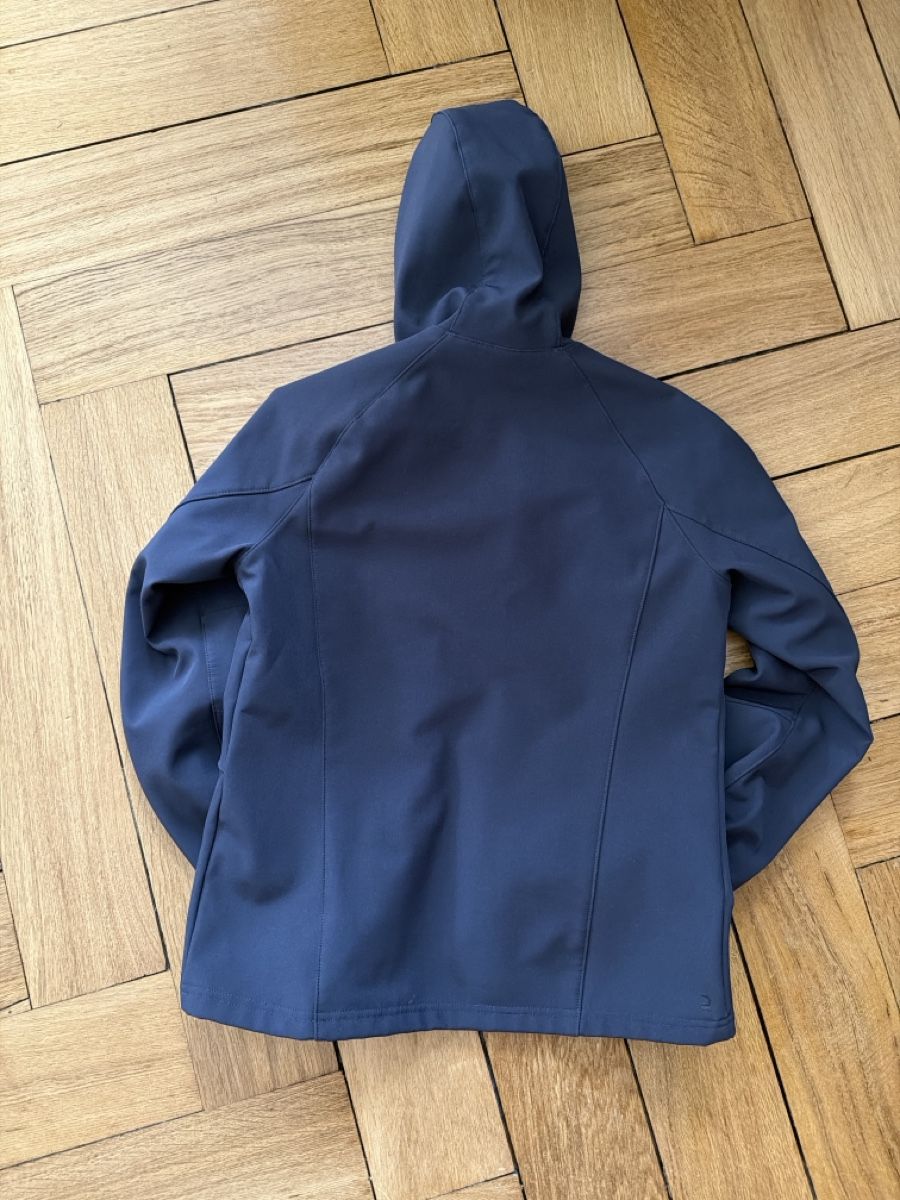 Decathlon Giacche & Cappotti: Quechua kids Softshell Jacket - Size 10/11 years – Usato da Zürich venduto da TuSquared3 4