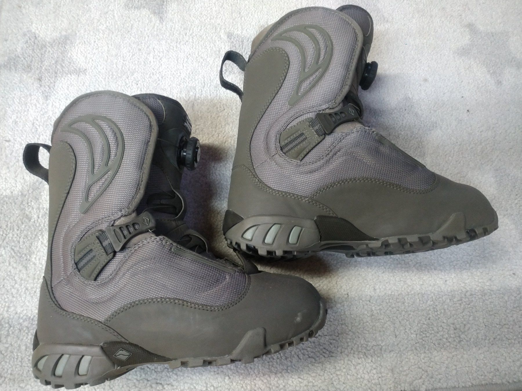 Vans Scarpe da uomo: Neue Vans Snowboardschuhe Omni Boa – Nuovo (secondo la descrizione) da Dierikon venduto da tasticfantastic 1