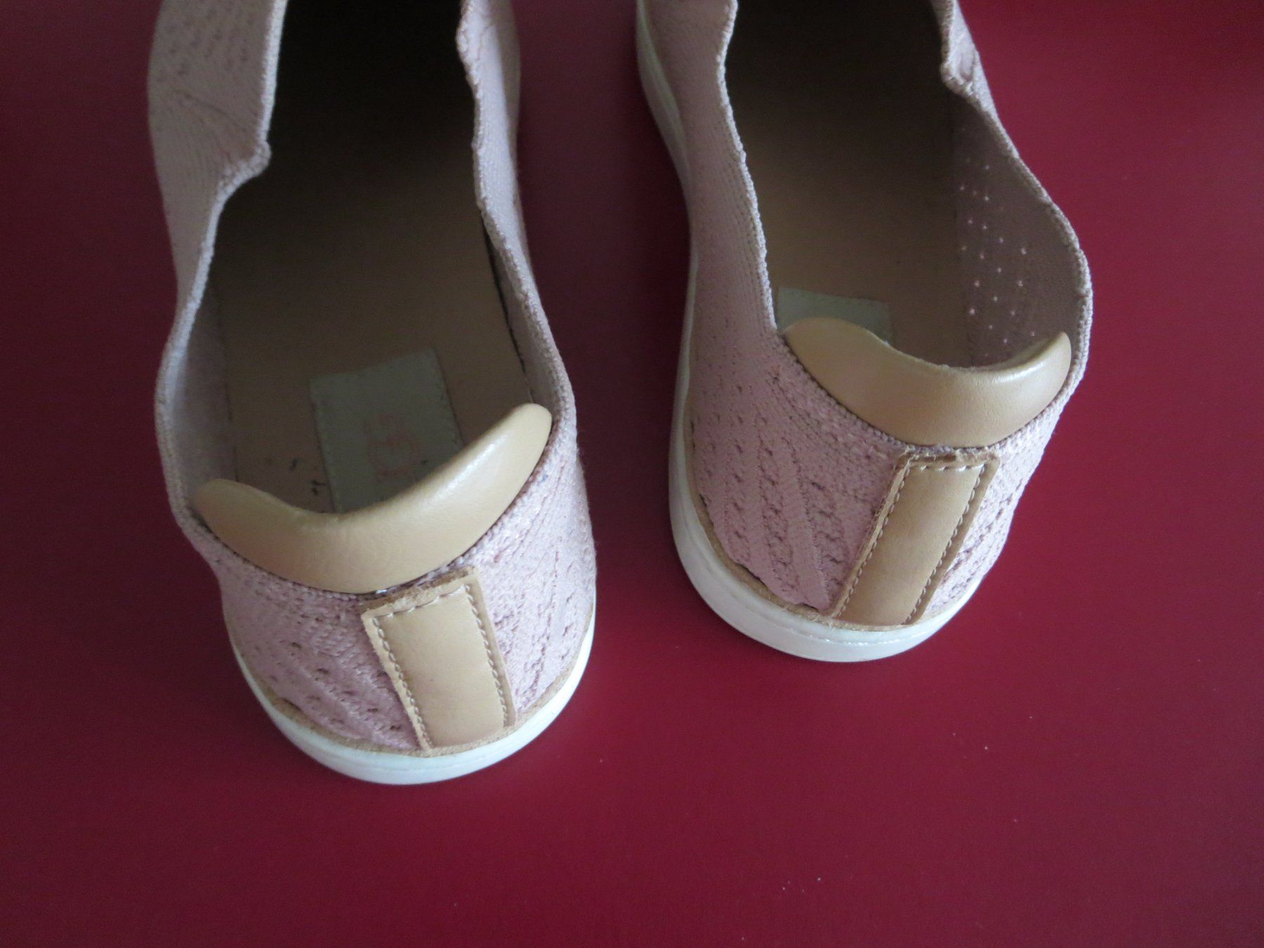 Ugg Damenschuhe: UGG Damen Textile Sneaker /Gr. 39 – Gebraucht aus Wallisellen von Arvenstube 2