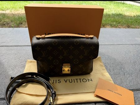 Louis Vuitton Pochette Metis