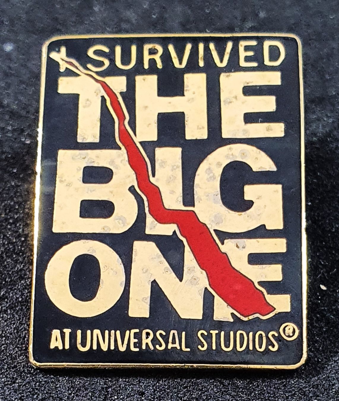 Placchette & Badge: BB203 - Pin LA Survived THE BIG ONE At Universal Studios – Usato da Reinach BL venduto da Boston-Verkauf