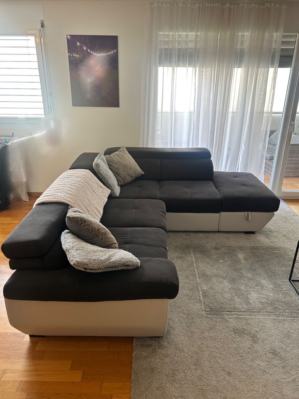 Conforama Divani: Modernes Ecksofa Schwarz-Weiss – Usato da Visp venduto da sin_x552