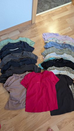 Grand lot d'habits garçon 4-5 ans (63pces)