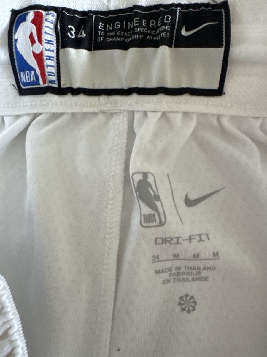 Nike Pantalons: NBA NETS Shorts m – D'occasion à Zollikon par rose59 2