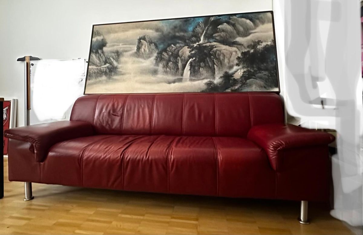 Sofas: Three-Seater Leather Sofa in Red – D'occasion à Basel par jas_h9g2