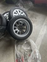 Autoreifen mit Felgen
