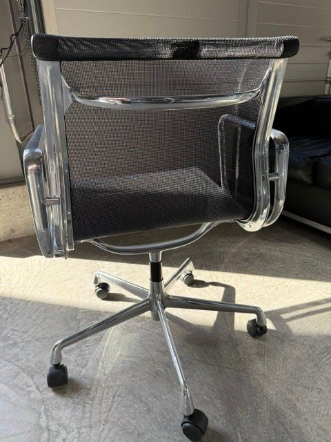 Rollstühle: Vitra Eames Chair, gebraucht – Gebraucht aus Lenzburg von Buerokonz 2