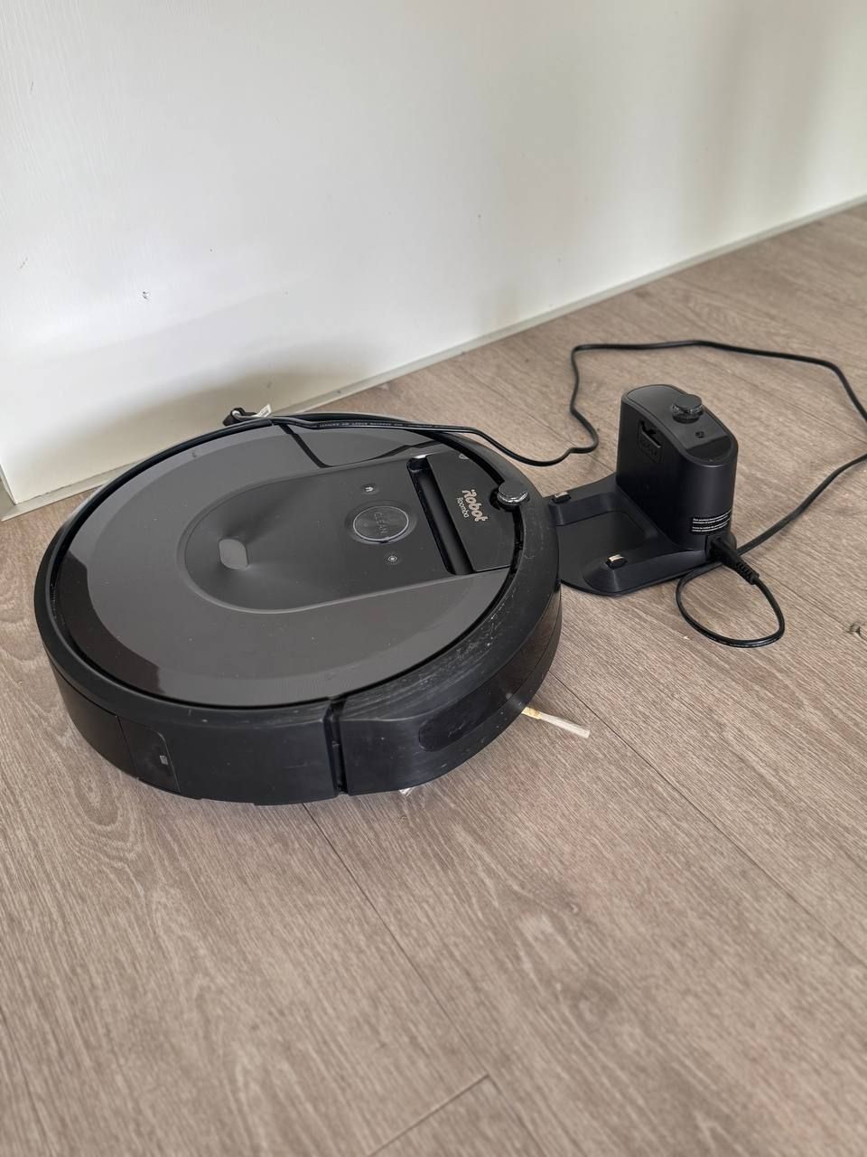 Irobot Staubsauger & Zubehör: iRobot Roomba i7 Vacuum Cleaner - Excellent Condition! – Gebraucht aus Baar von san_bq6v 2