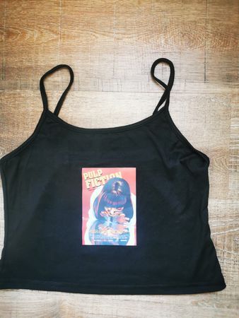 Schwarzes Top mit Pulp Fiction Print - Sommer Must-have!