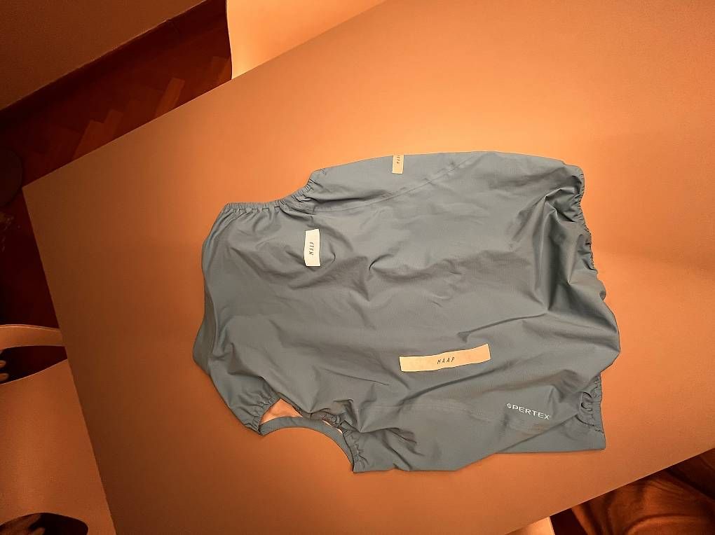 Gilets & Westen: MAAP Pro Atmos Vest, Size L – Gebraucht aus Zürich von benutzername121314