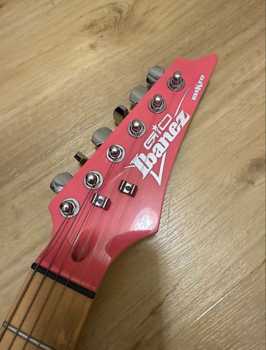 Ibanez Strumenti musicali: Ibanez Gio eGitarre Pink – Usato da Zürich venduto da Amos23 2
