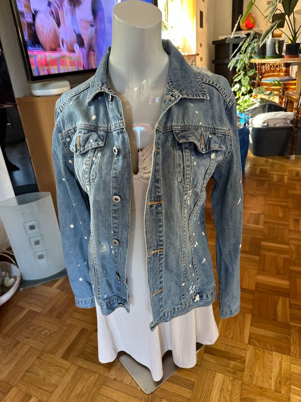 Jacken: Jeansjacke – Neu (gemäss Beschreibung) aus Balsthal von dasesaro