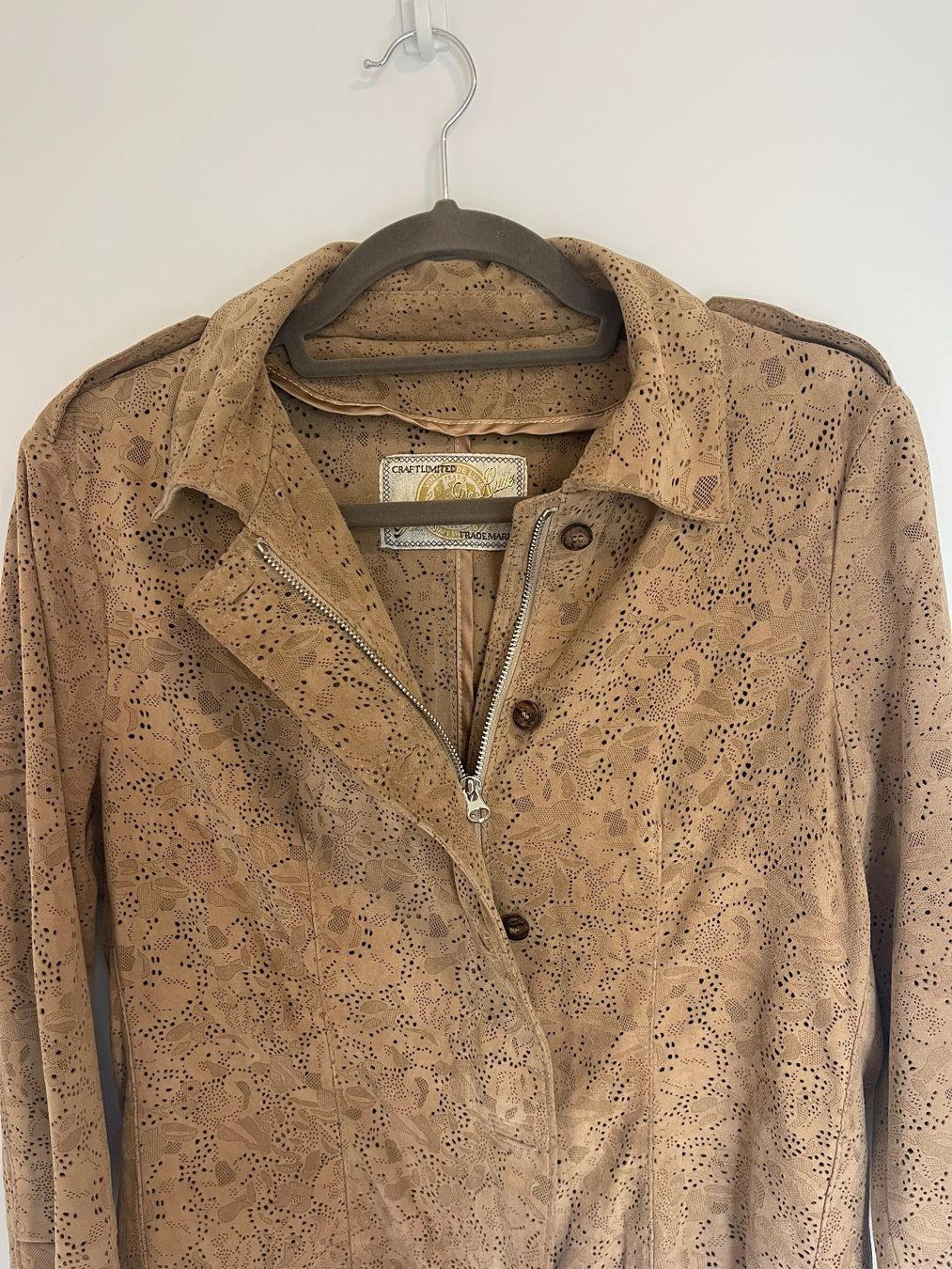 Giacche: Beige, schmal geschnittene Jacke aus echtem Veloursleder – Usato da Zizers venduto da sarah_1987 2