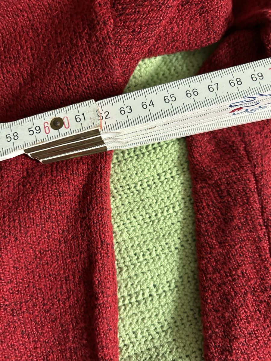 Pullover & Sweatshirts: Vero Moda Pullover rot V-Ausschnitt Grösse XL – Gebraucht aus Rüti ZH von Masken 2
