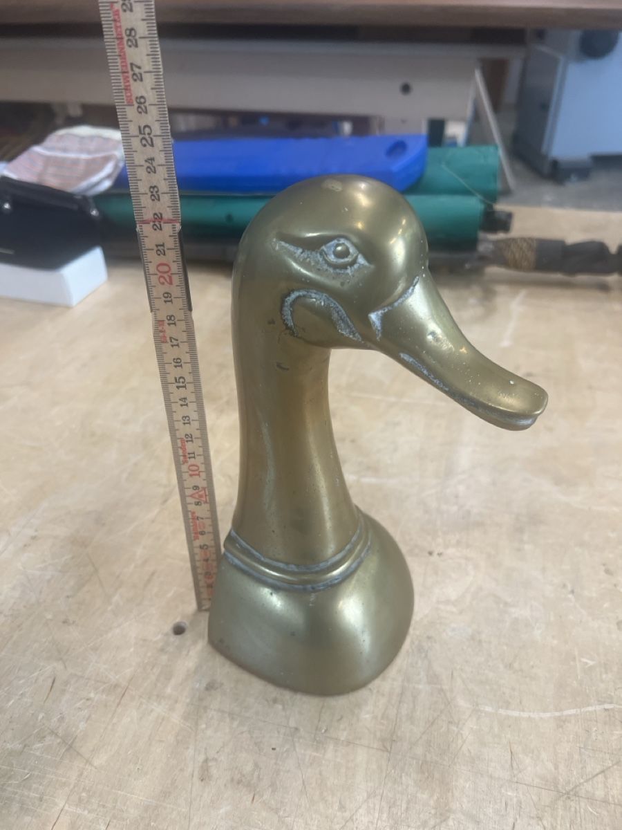 Autres décorations & accessoires: Buchstütze messing Ente stehend ca. 24cm – D'occasion à Perlen par Chregle1