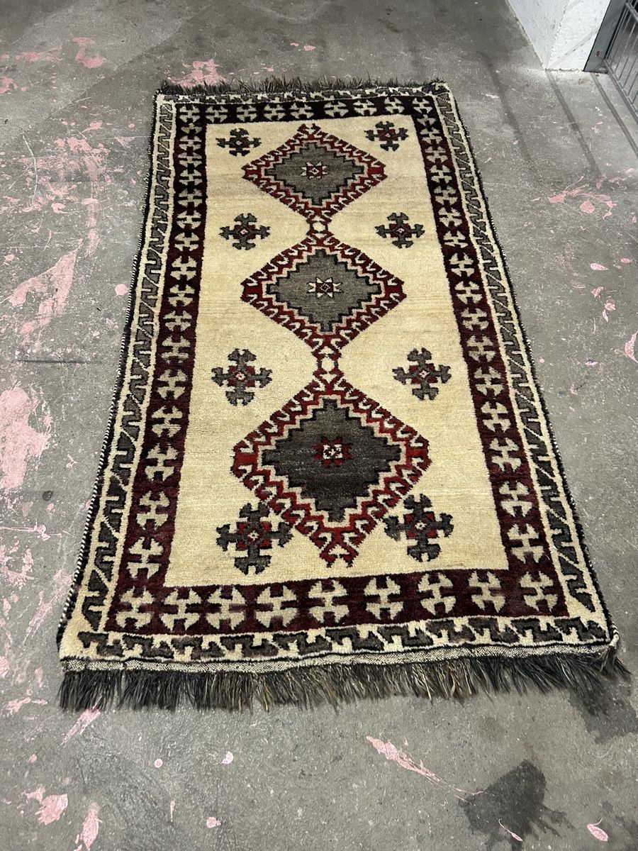 Tappeti: Teppich  – Usato da Basel venduto da Krisztina.na