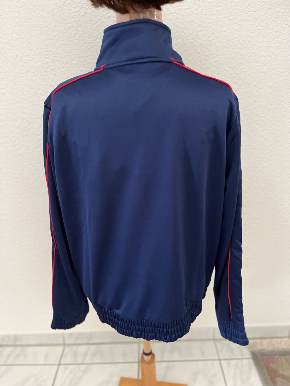 Giacche: Sportjacke - Trainerjacke Grösse L – Usato da Uetendorf venduto da Florabella01 1