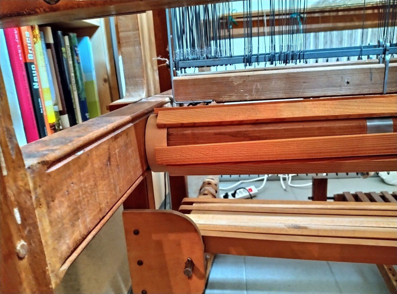 Telai per tessitura: Webstuhl ähnlich ARM, 4- Schäfter – Usato da Glarus venduto da merzju 6