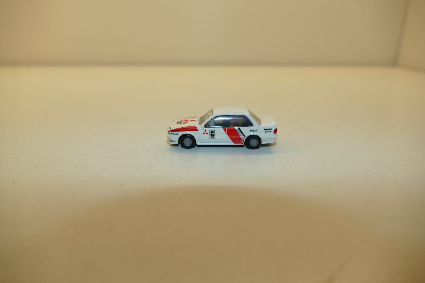 Rietze Voitures modèles: Rietze 1:87: Mitsubishi Galant #6 – Neuf (Voir description) à Niederhasli par rail-duerst 1