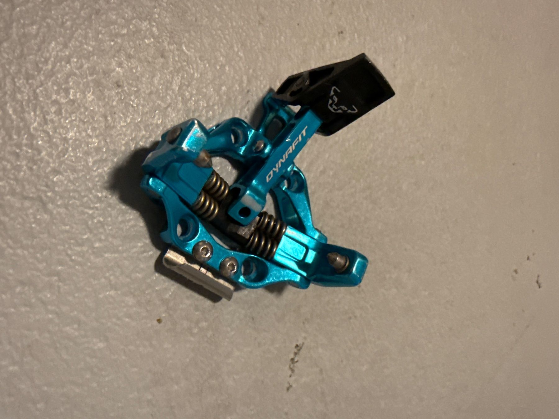 Dynafit Attacchi: Dynafit Low Tech Race 2.0 Auto-Lock Bindung Ultraleicht – Usato da Walenstadt venduto da Dirtykohlruebe 2