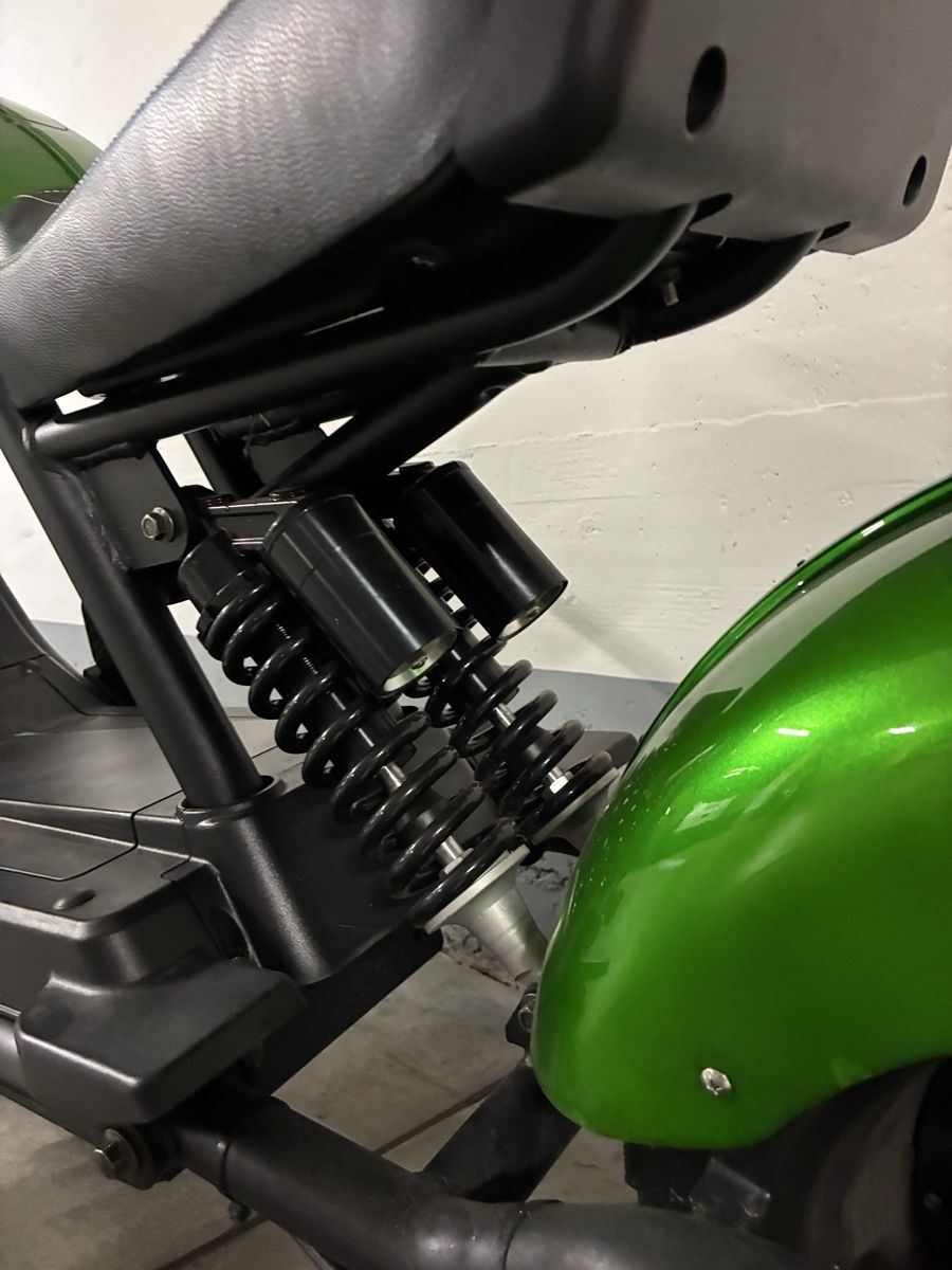 Scooter: E-Scooter LUQI HL6.0 S Roller mit Helm 2022 – Usato da Jona venduto da zweiradspezialist 4