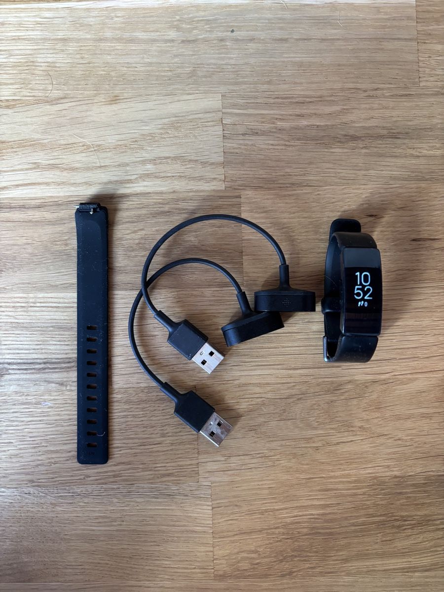Fitbit Smartwatch: Fitbit Inspire HR -- Avec chargeuR – Gebraucht aus Carouge GE von freeride21