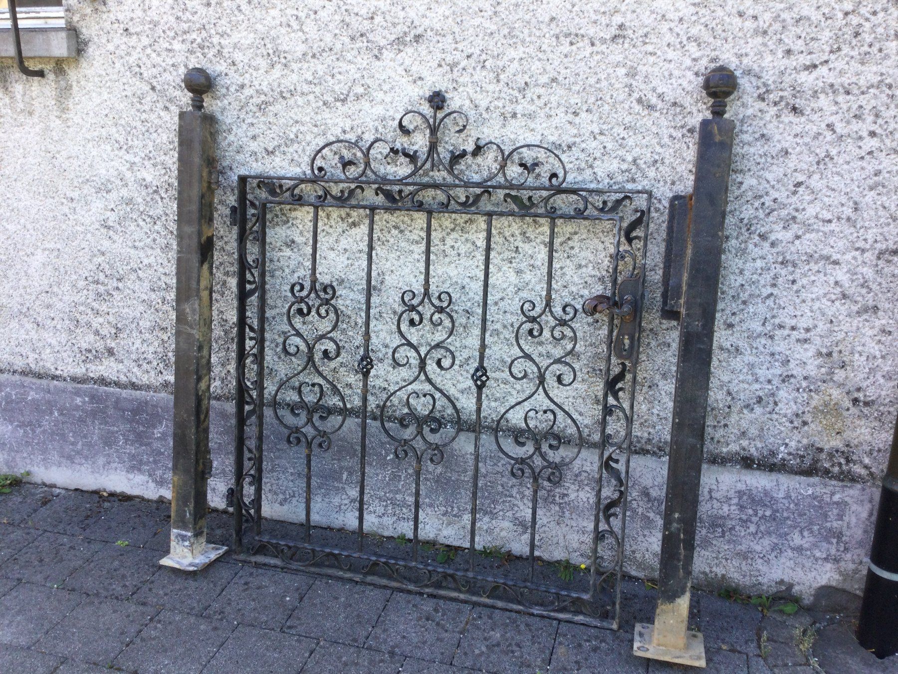 Sichtschutz: Gebrauchtes Schmiedeeisen Garten Tor mit Pfosten – Gebraucht aus Wangen SZ von kuriosum12 3