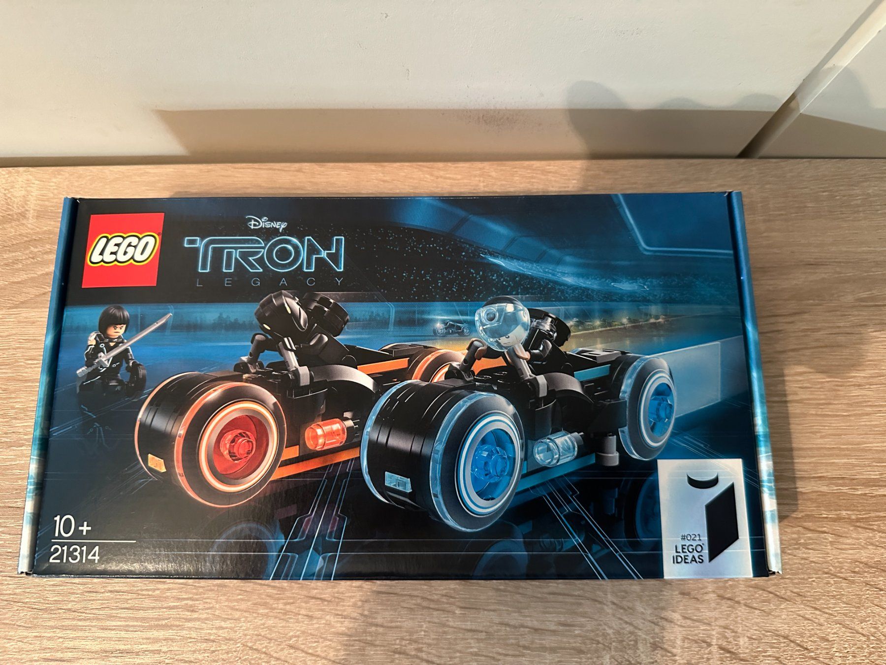Lego Kit di costruzioni: LEGO 21314 TRON: Legacy Lightcycle – Usato da Basel venduto da Don-Angel 7