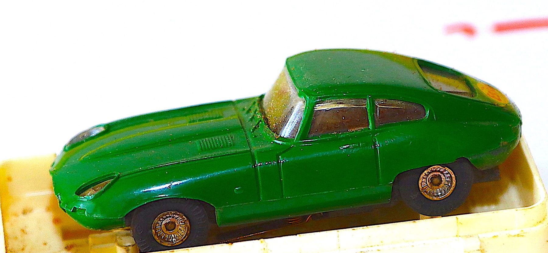 Faller Rennbahnen: Faller AMS Jaguar E-Type mit Flachankermo. AMS 60er Jahre – Gebraucht aus Ipsach von locky55 1