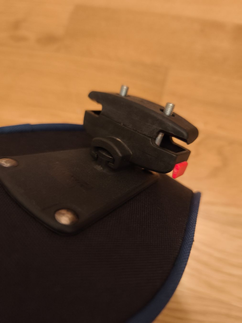 Taschen: Abus Satteltasche schwarz mit Klickfix Halterung – Gebraucht aus Luzern von dom_5v5g 2