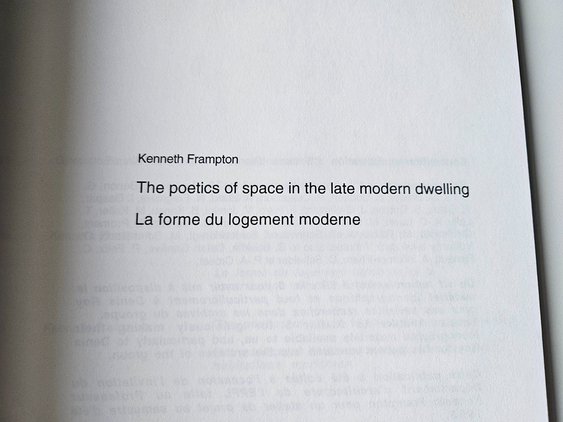 Livres: La forme du logement moderne, Kenneth Frampton, EPFL 1996 – D'occasion à Echandens par annegug 2