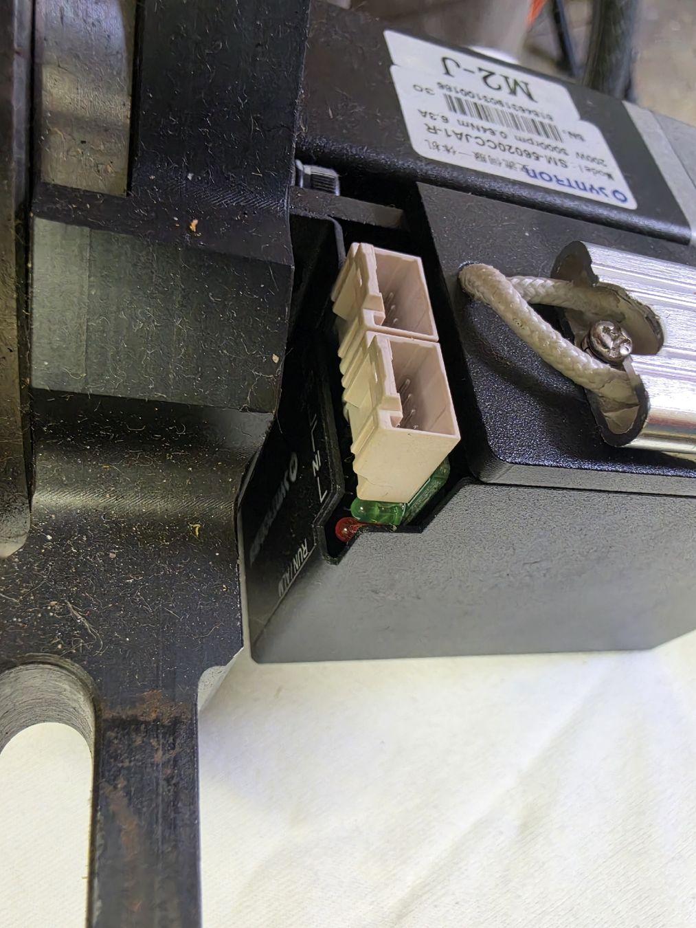Motoren: 2x SYNTRON Servomotor 200W mit Getriebe & Rad – Gebraucht aus Nussbaumen AG von Martinfal 5
