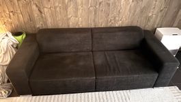 2 Sofas, dunkelbraun abzugeben