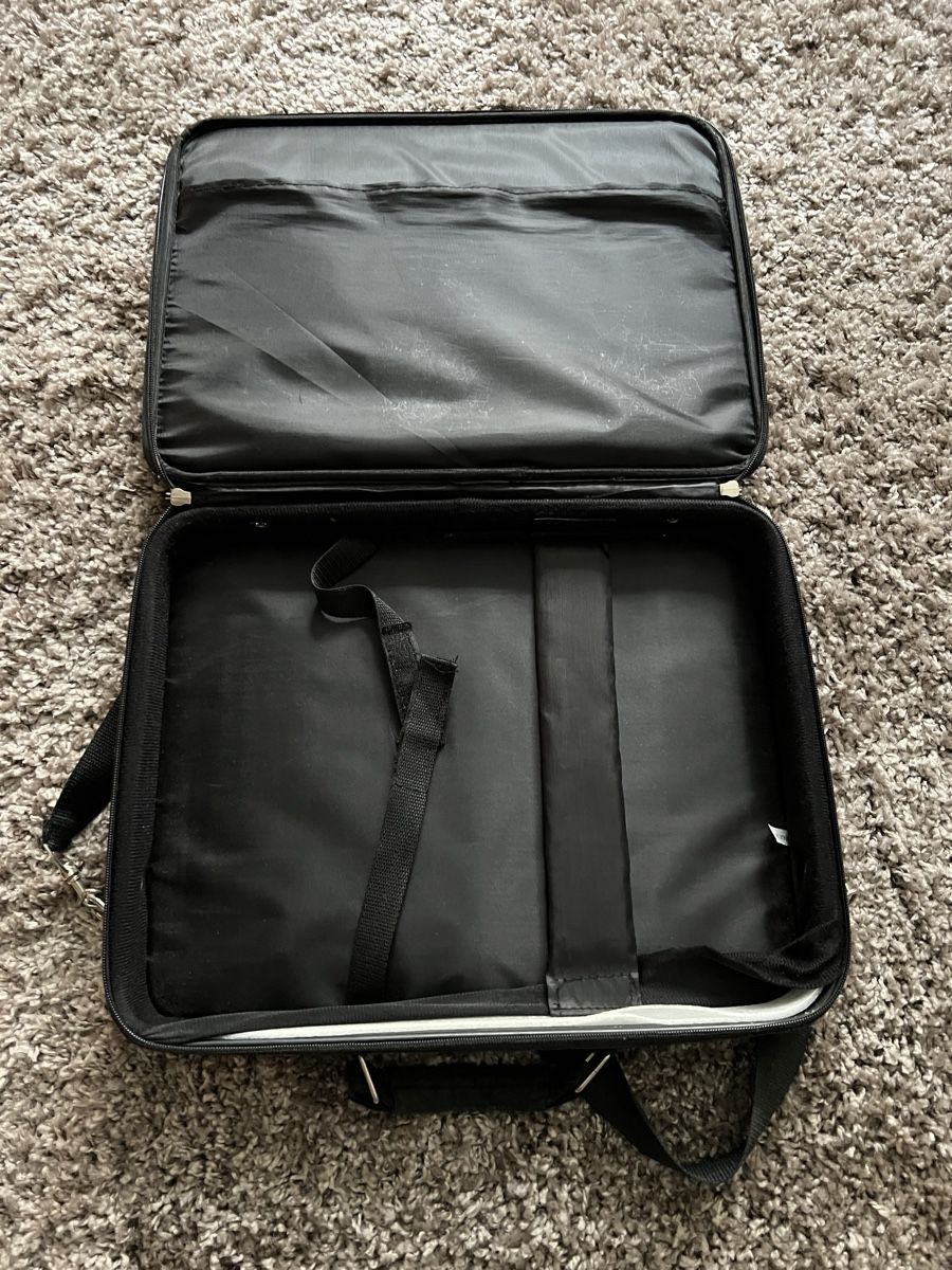 Taschen: Notebooktasche – Gebraucht aus Grosswangen von winkelfeld 2