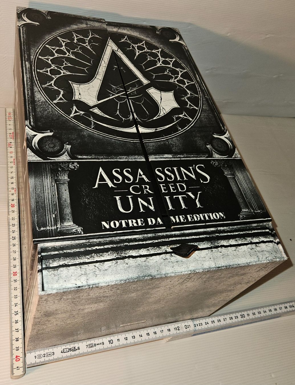 Statuette: Assassin's Creed UNITY Notre Dame Figur – Usato da Münchenstein venduto da vitalfit 2