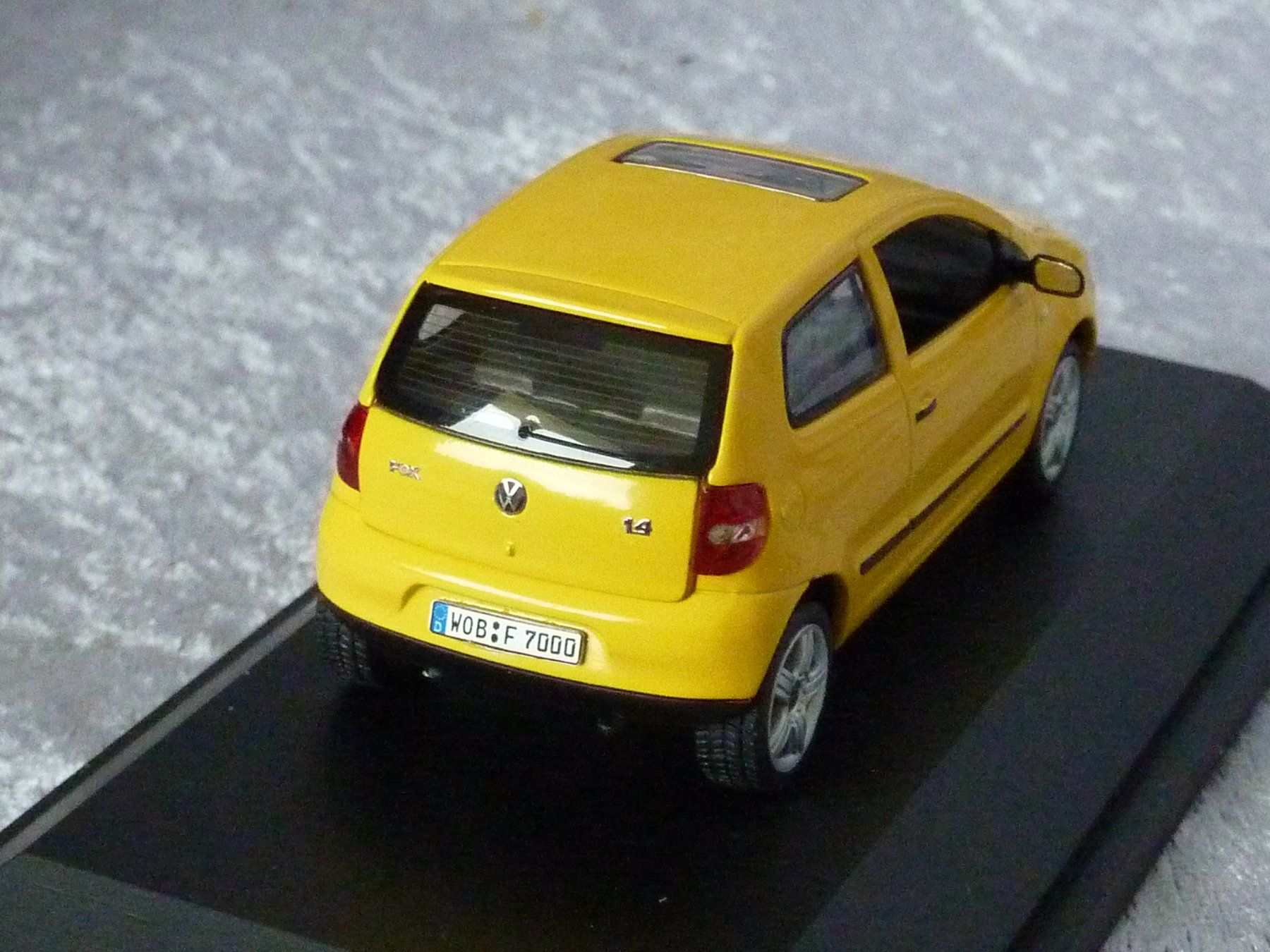 Volkswagen Modellautos: VW Fox  1:43 – Neu und originalverpackt aus Dürrenäsch von modellautos4you 4