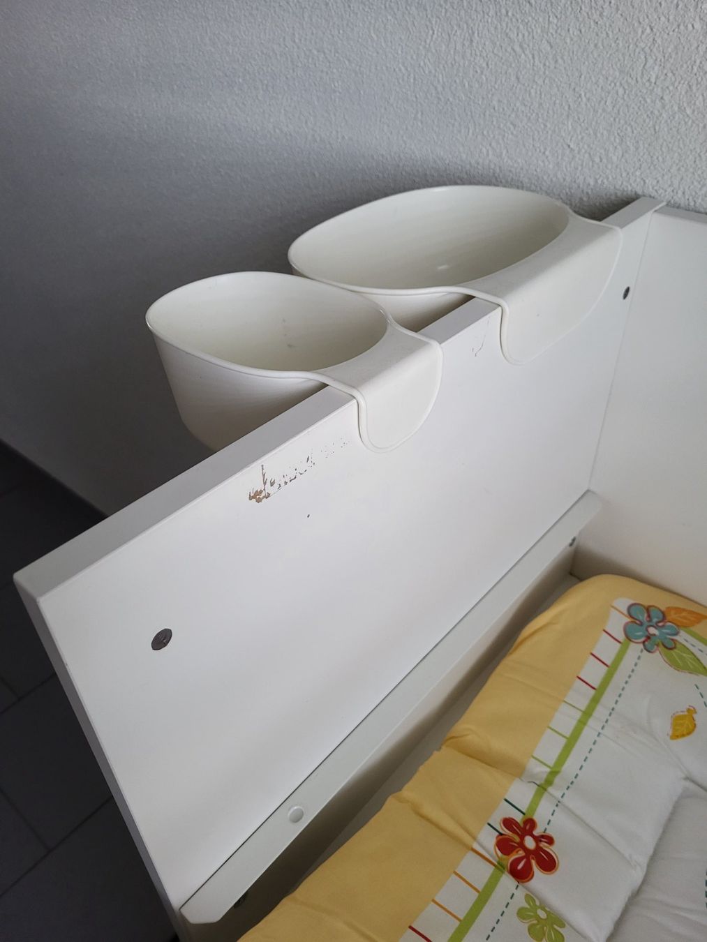 Ikea Wickeltisch & Zubehör: Wickeltisch/Schreibtisch von Ikea – Gebraucht aus Boswil von i12i 2