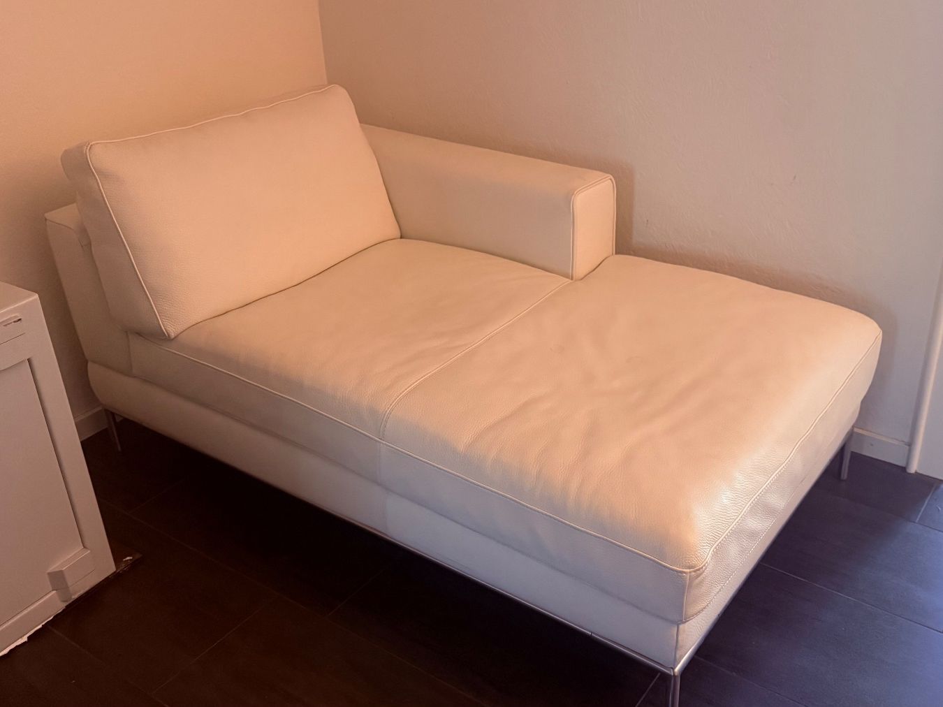 Divani: Echtledersofa weiss mit Armlehne – Usato da Aesch ZH venduto da Tomy007008 2