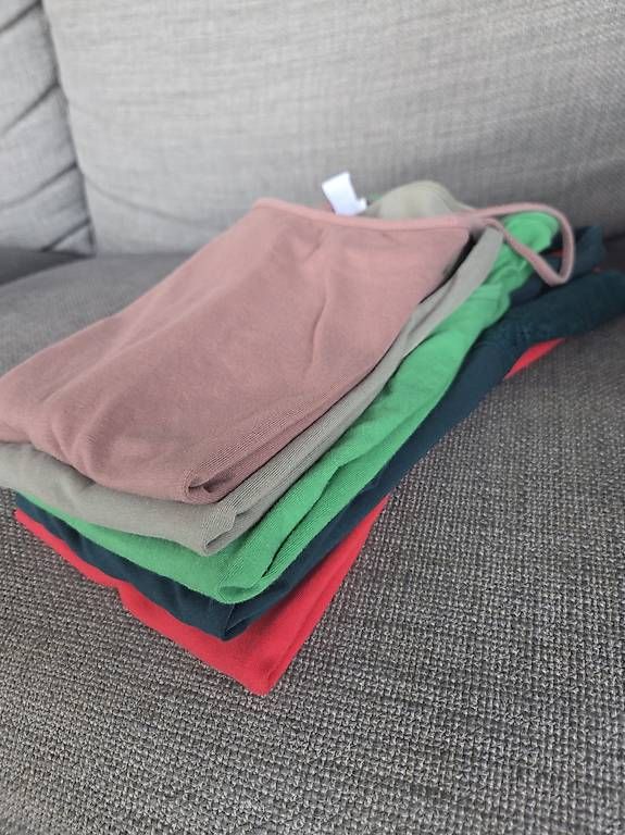 Lotti di vestiti: 5 Träger-/Tops Set Gr. XS-S – Usato da Winterthur venduto da Janine18 3