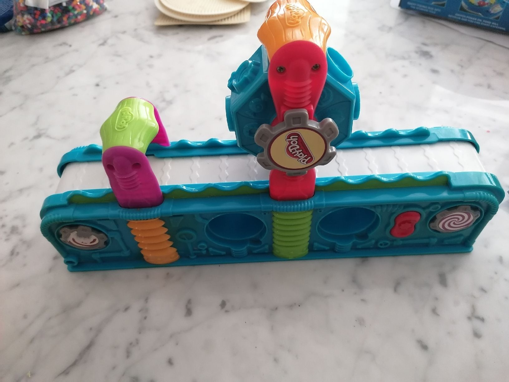 Play-Doh Jouets: GROSSES PLAY DOH SET – D'occasion à Pratteln par ThereseZ 6