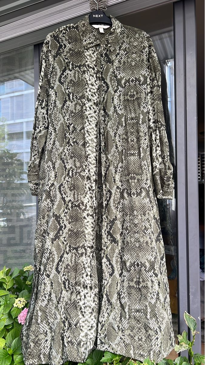 H&M Camicette: Hemd-Bluse Schlangenmuster Grösse L, wie neu – Usato da Zürich venduto da gri_bdj5
