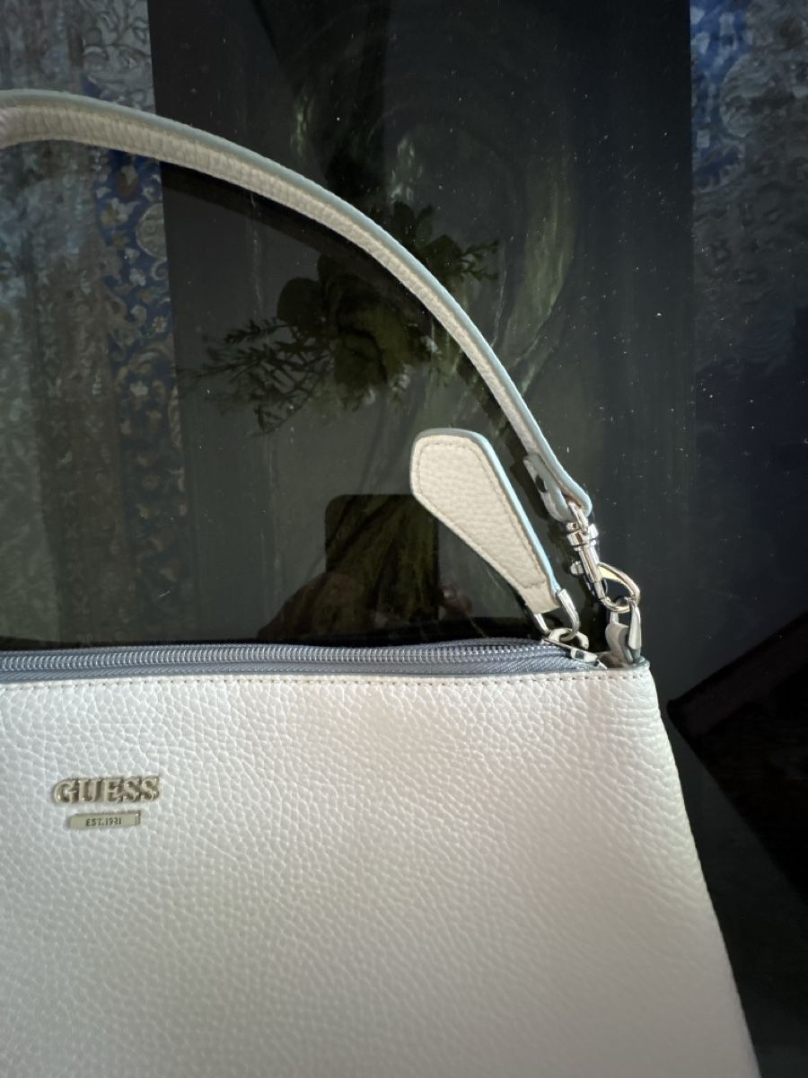 Guess Sacs femmes: Guess Handtasche, Top! – Neuf (Voir description) à Bellinzona par LuganoBoutique 2