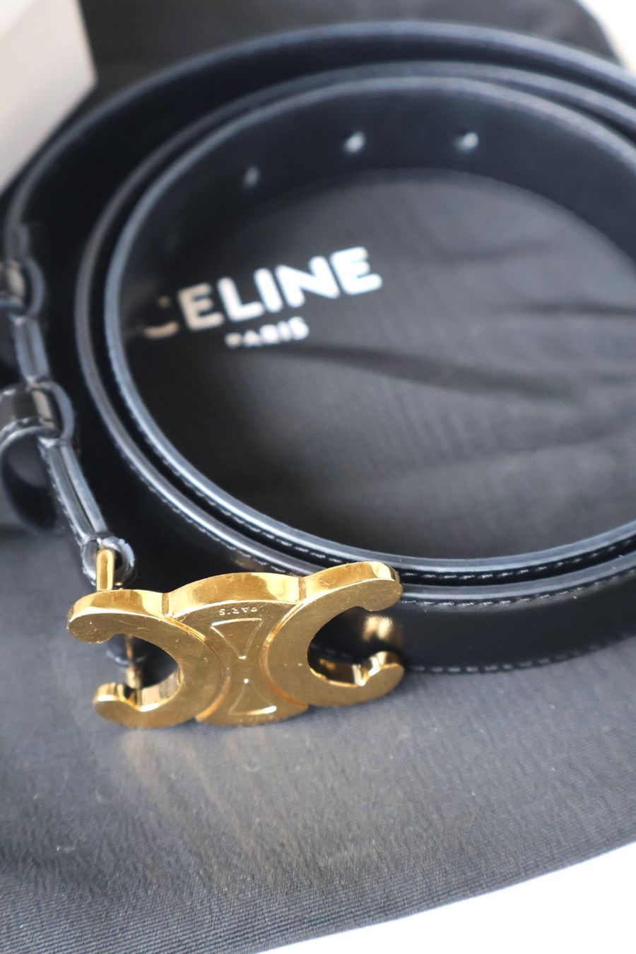 Cinture: CELINE Triomphe Gürtel Medium 25MM Schwarz - NEU – Nuovo (secondo la descrizione) da Zürich venduto da 04BoBedre 3