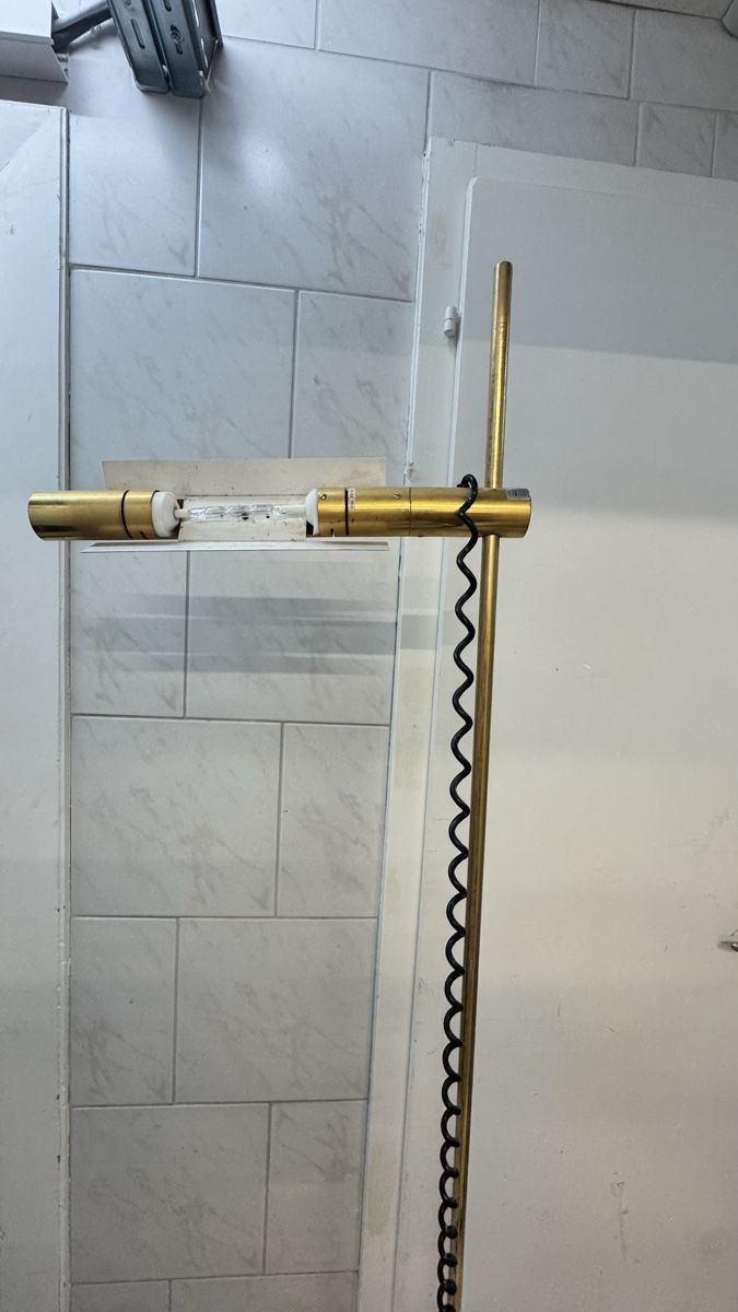 Baltensweiler Lampade: Baltensweiler Halo Stehlampe – Difettoso da Zürich venduto da Wartesaal