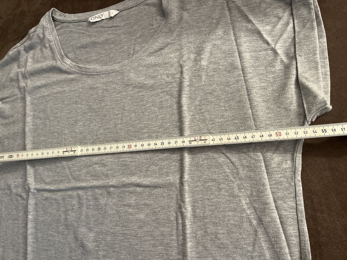Only T-shirts: ONLY T-Shirt, Gr. M, Grau, Basic Top – D'occasion à Kaisten par saleforfun 2