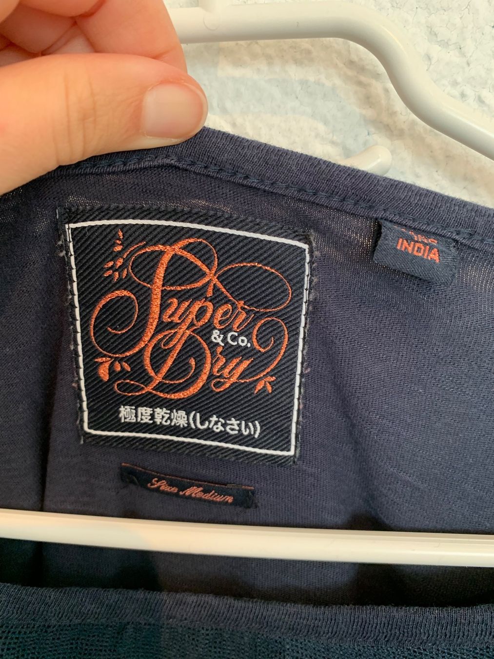 Maglioni & Felpe: Superdry Pullover Sweater Shirt dunkelblau Gr. M – Usato da Fislisbach venduto da KolibriSecondhand 1