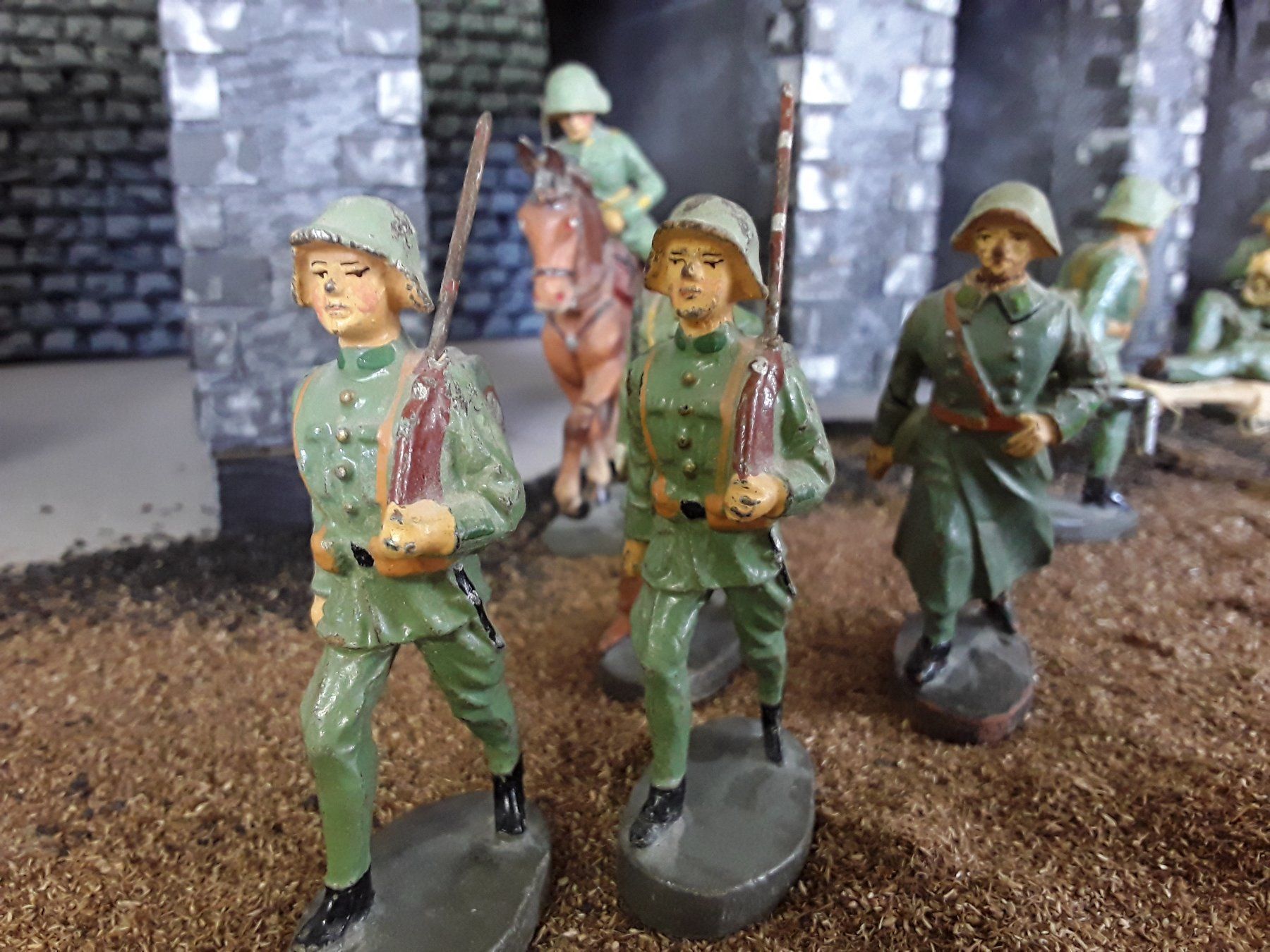 Petits soldats suisses Elastolin