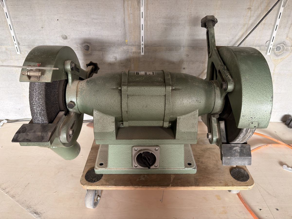 Smerigliatrici & Lucidatrici: Doppelschleifer SOLID, Durchmesser 200mm, Top Zustand! – Usato da Unterengstringen venduto da buy_or_die93 1