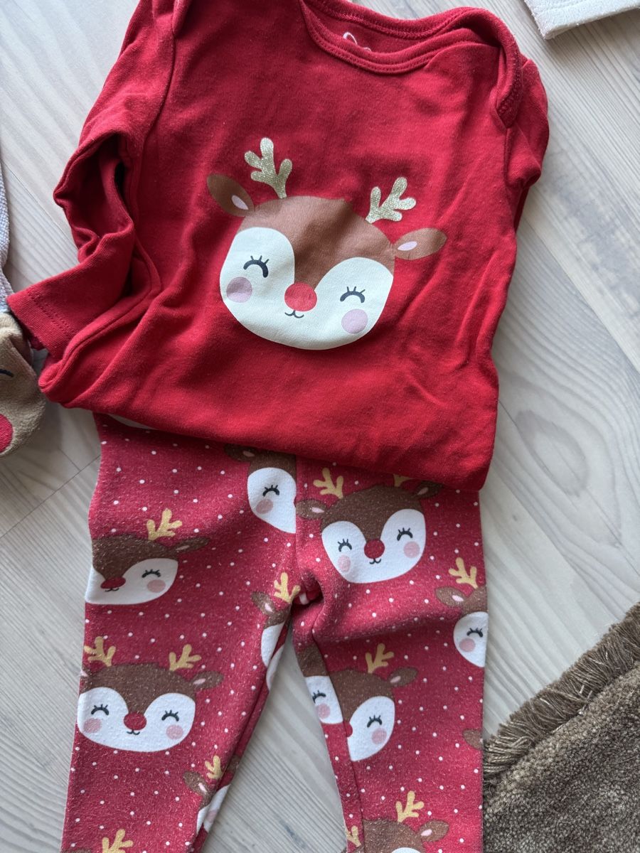 Lotti & Set di vestiti: Baby Weihnachtskleidung Gr 68 – Usato da Emmetten venduto da cat_7fvq 4