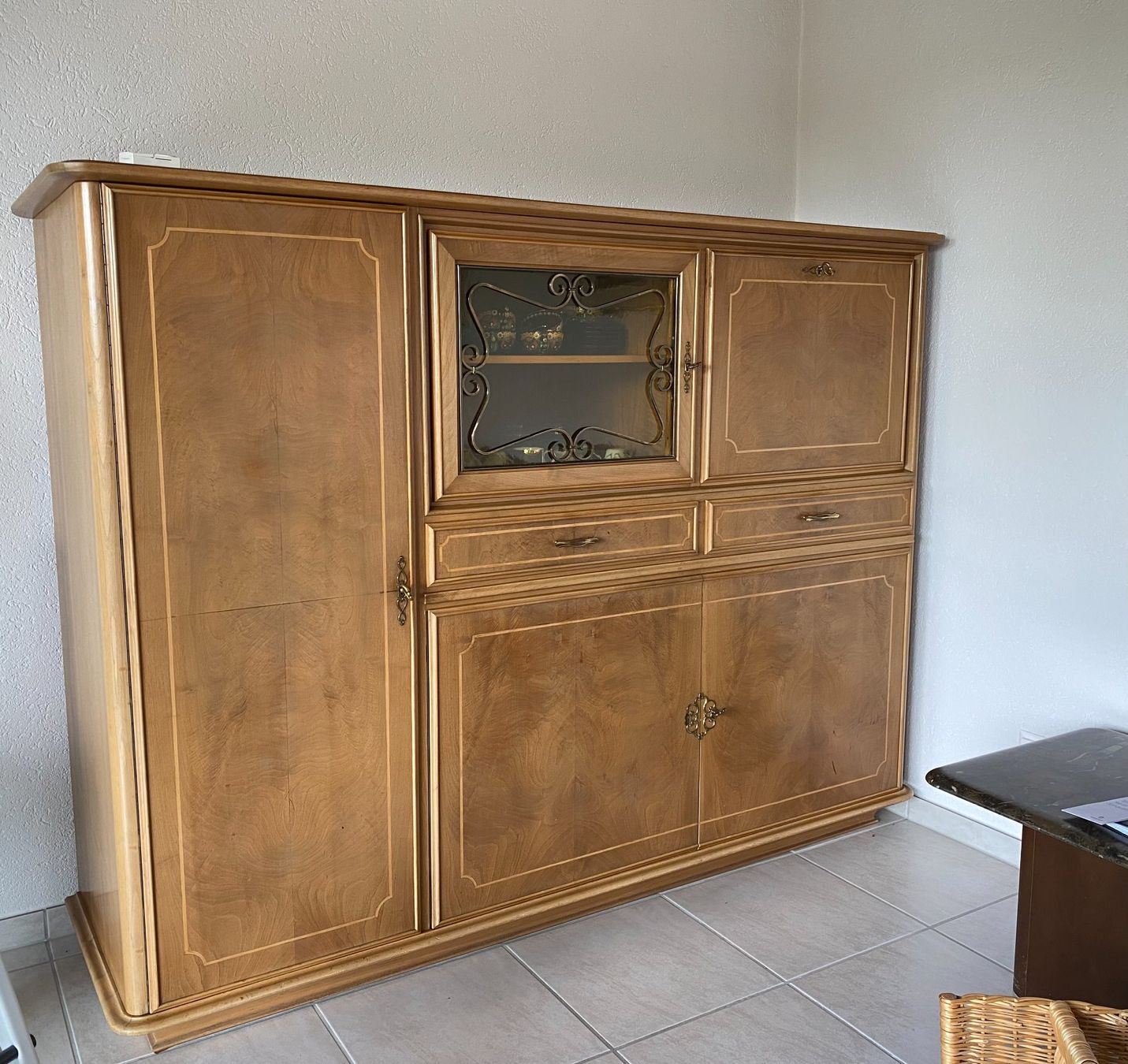 Büffets: Buffet – Gebraucht aus Tagelswangen von Opera08
